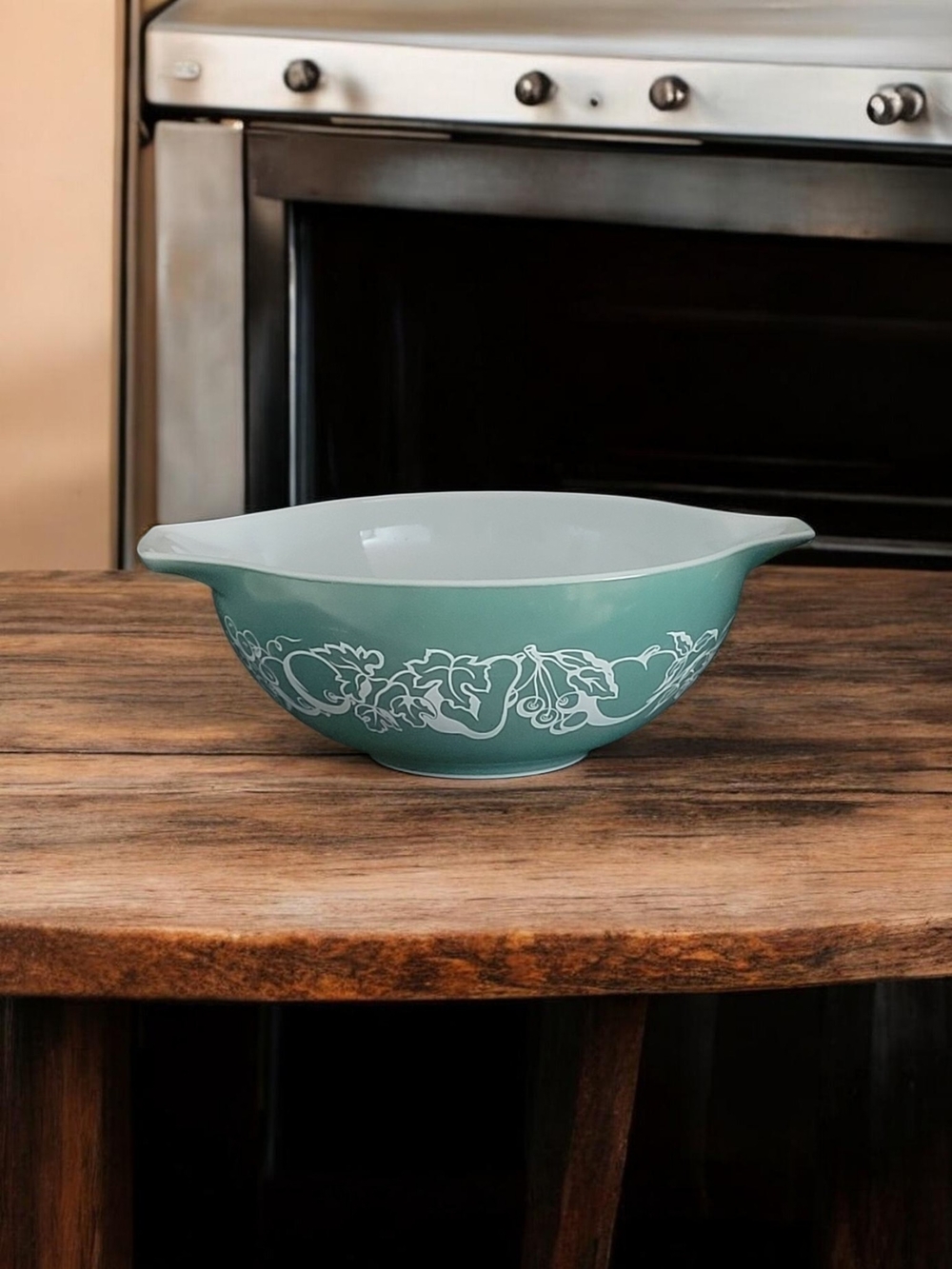 Vintage Pyrex Limited Edition Made In USA Cinderella 444 Salad Bowl